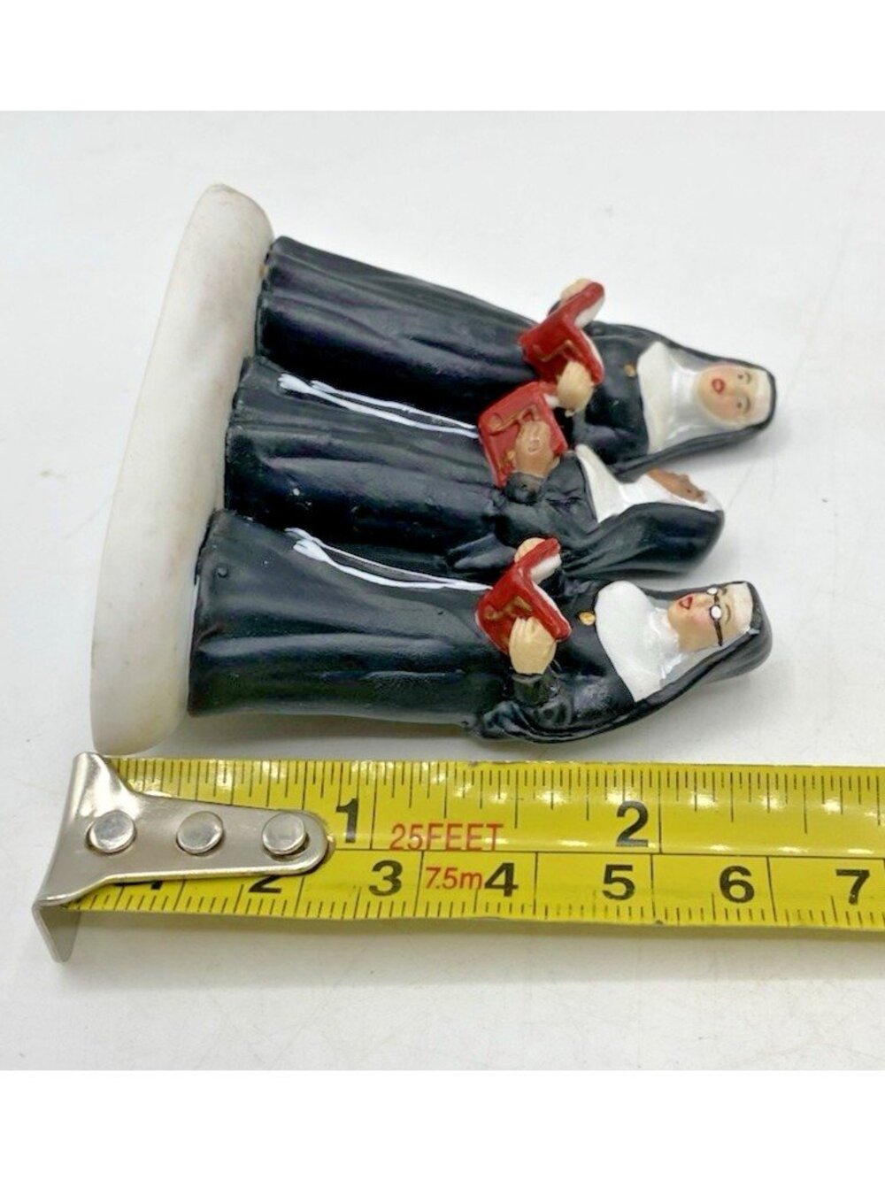 Dept 56 Praise In Perfect Harmony CIC Nuns Singing Holiday Village Christmas - Picture 11 of 12